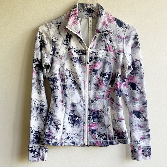 Lululemon Define Jacket Size 6 Cuffins Moody Mirage White Navy Floral Fall Run - Picture 11 of 12